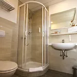 普劳西福尔克西酒店