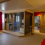普劳西福尔克西酒店