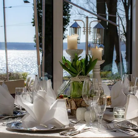 Falk Seehotel Plau Am 4*