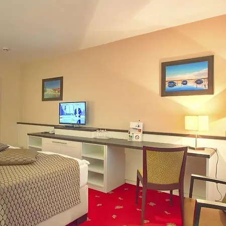 Falk Seehotel Plau Am Hotel 4*