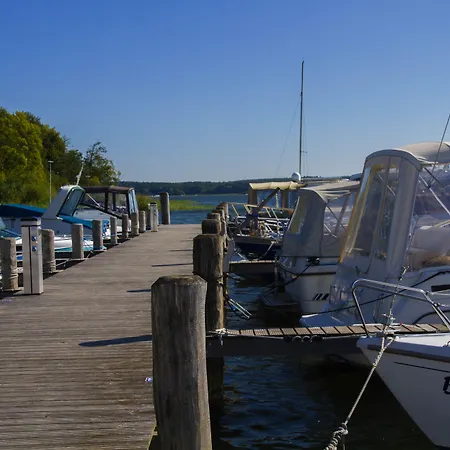 Ξενοδοχείο Falk Seehotel Plau Am 4*